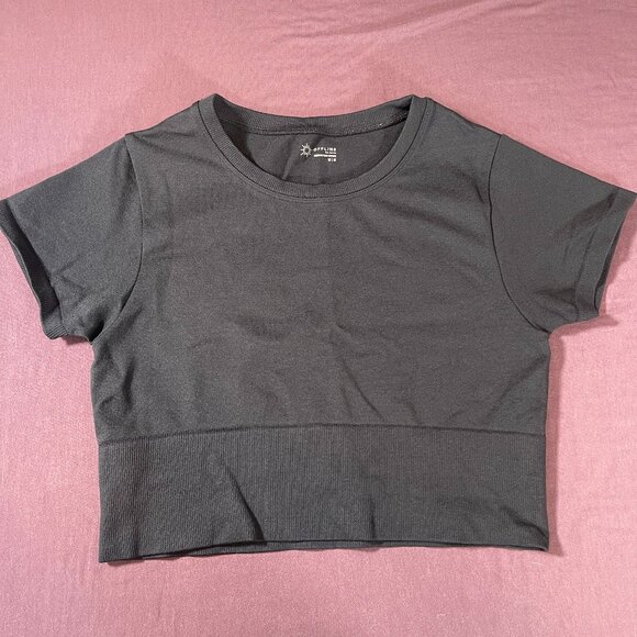 aerie Tops - Offline by Aerie Seamless crop top tee shirt in black - Size Medium
